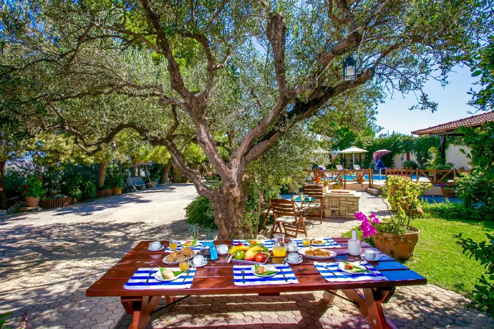 Villa Agapi-Tuinen zomer