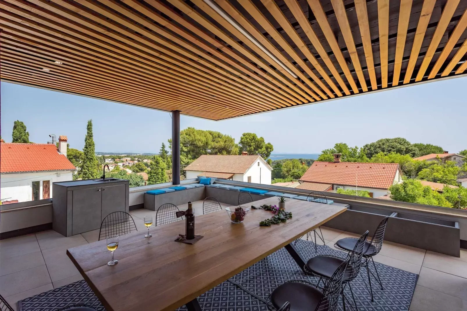 Villa Olala - Private Pool, Jacuzzi, Terrace with-Terrasbalkon