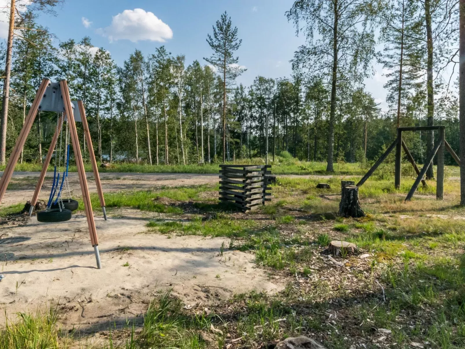 Kaislajärven huvila-Buiten