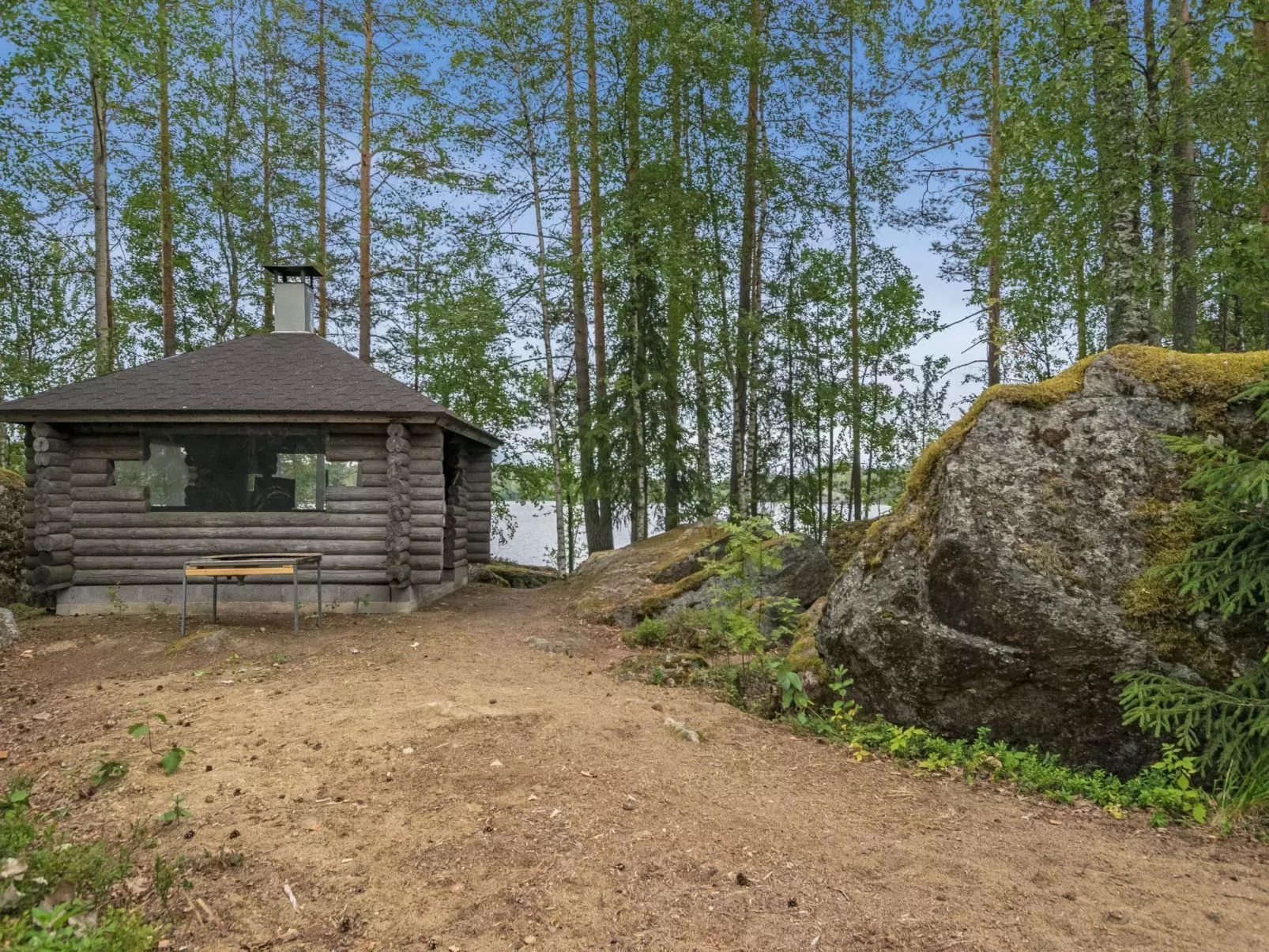 Hiidenlinna-Buiten