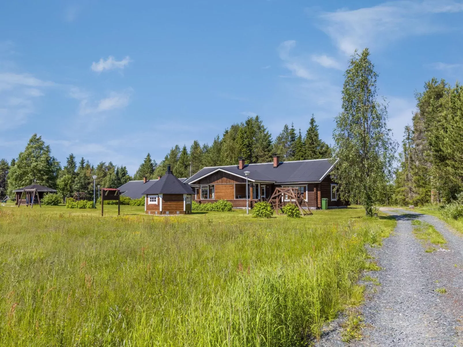 Ruka-kitkan käki-Buiten