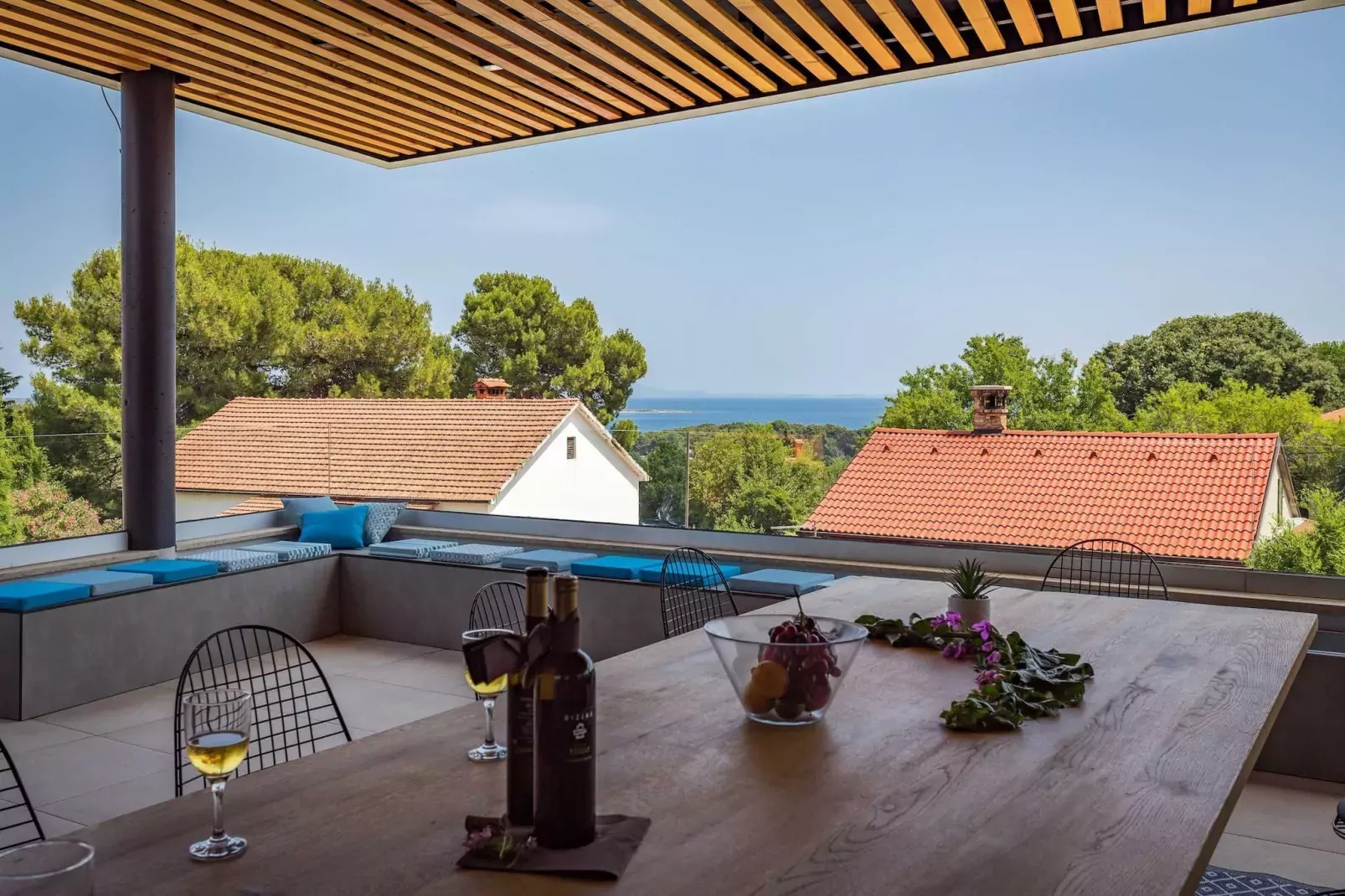Villa Olala - Private Pool, Jacuzzi, Terrace with-Terrasbalkon