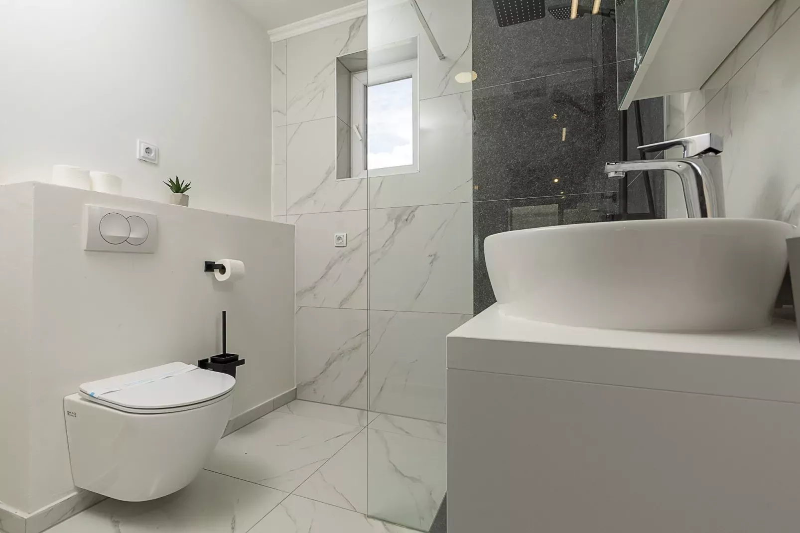 Villa Susanne with Private Pool-Badkamer
