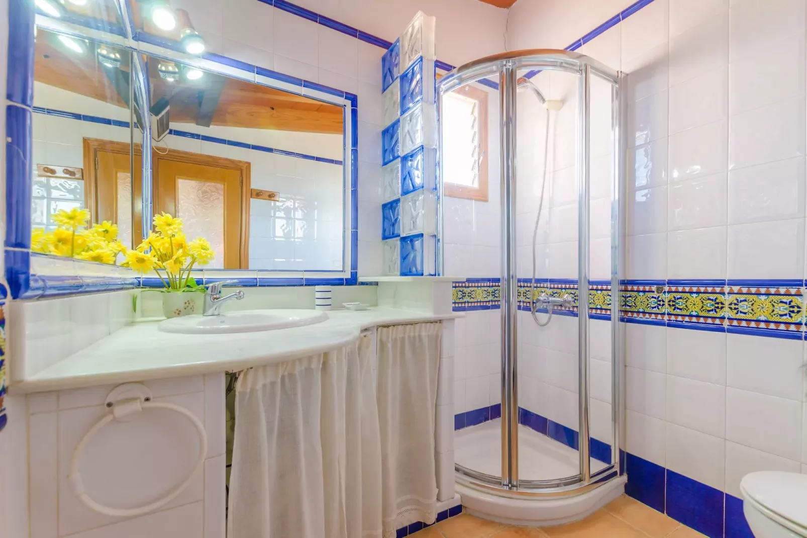 Can Reure (can Paris)-Badkamer