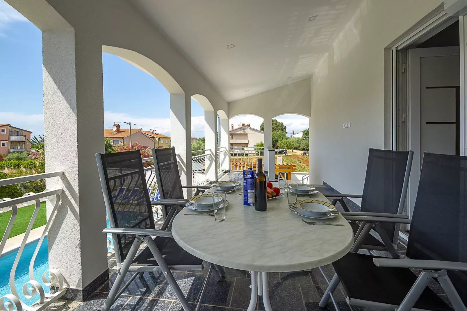 Villa Susanne with Private Pool-Terrasbalkon