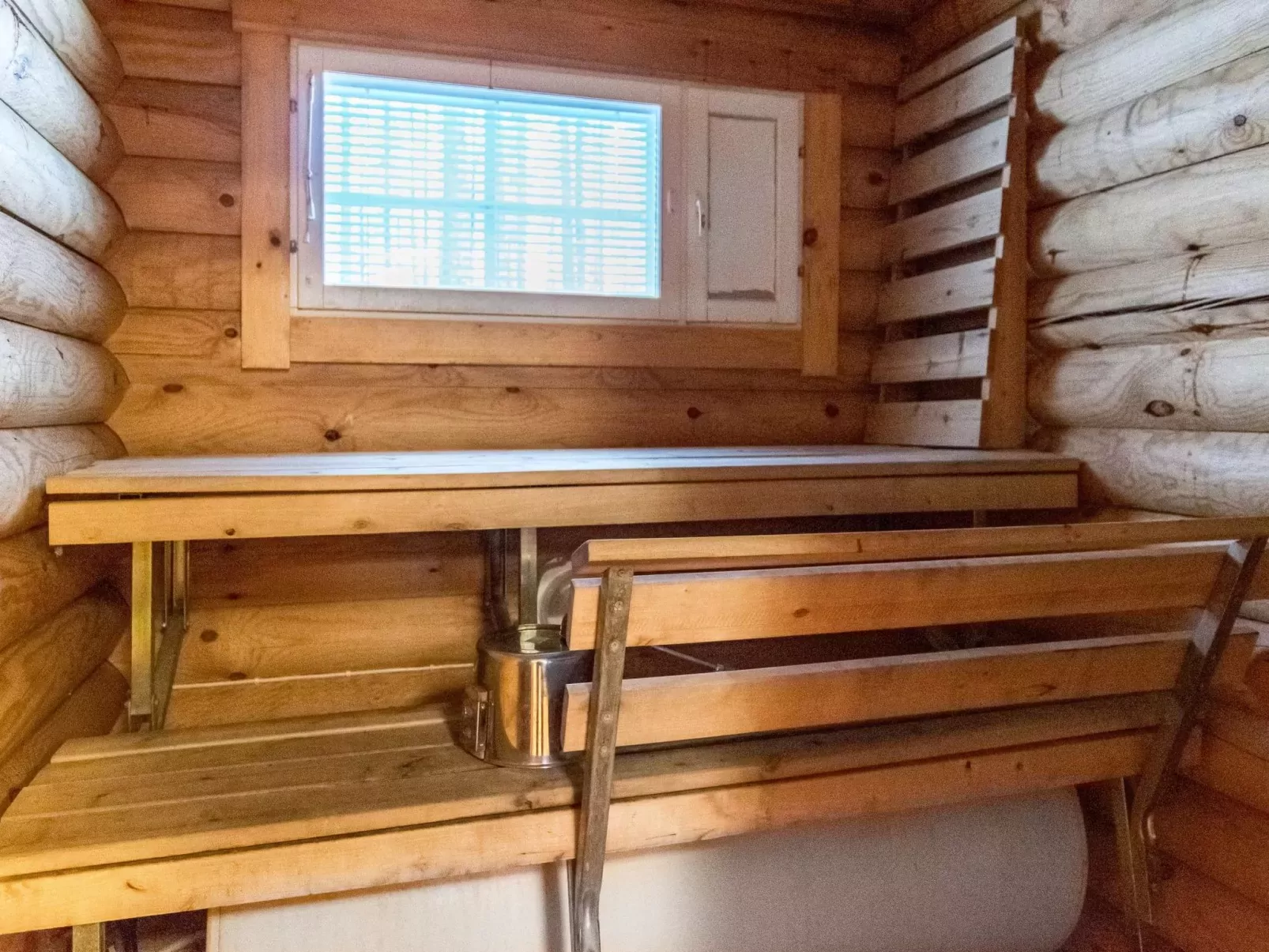Kilpolan orvokki, pauliina ja karoliina-Buiten