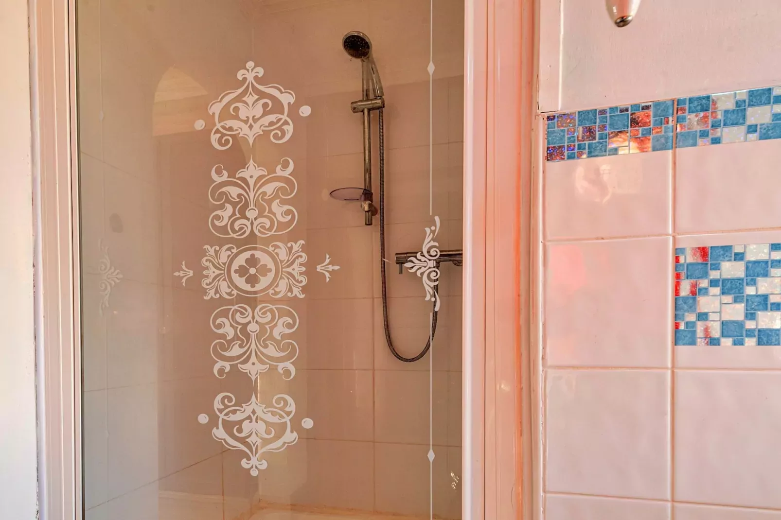 Ty Gwyn Hideaway-Badkamer