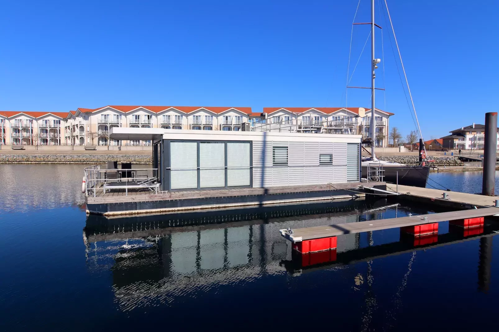 Hausboot Family & Friends LP2 / 1-2 Personen-Uitzicht zomer