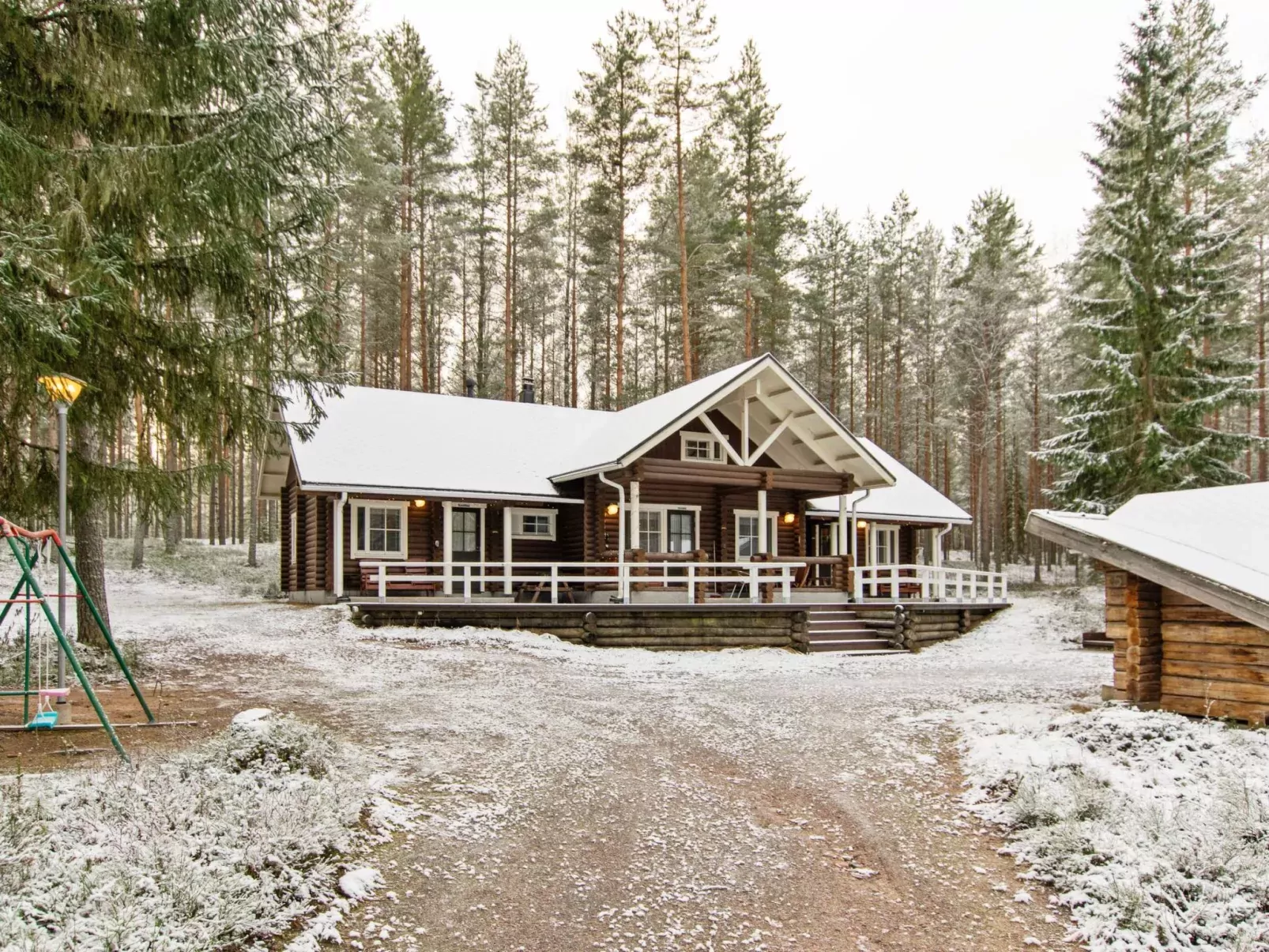 Kilpolan orvokki, pauliina ja karoliina-Buiten