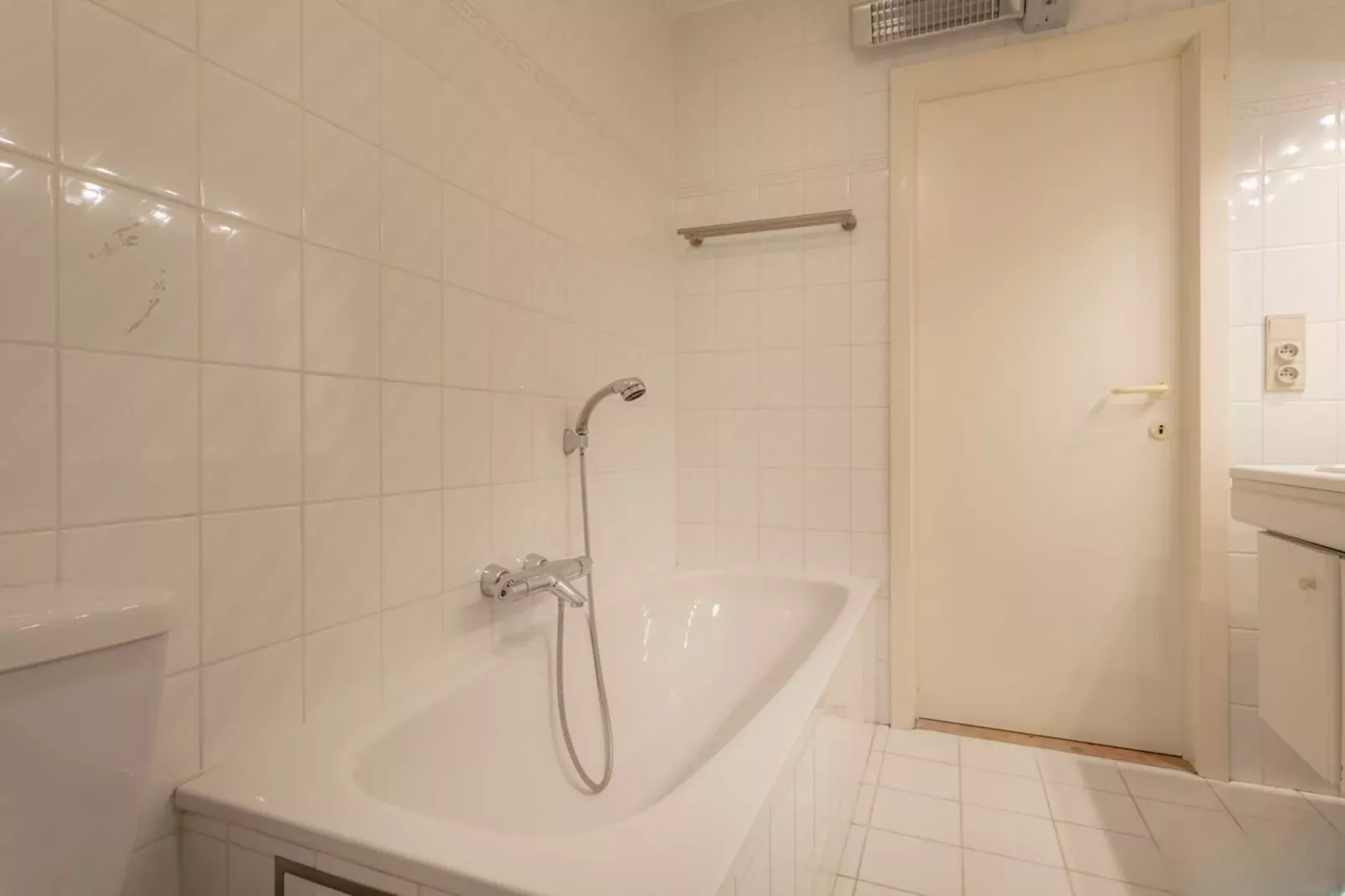Quo Vadis 0501 + garage 83-Badkamer