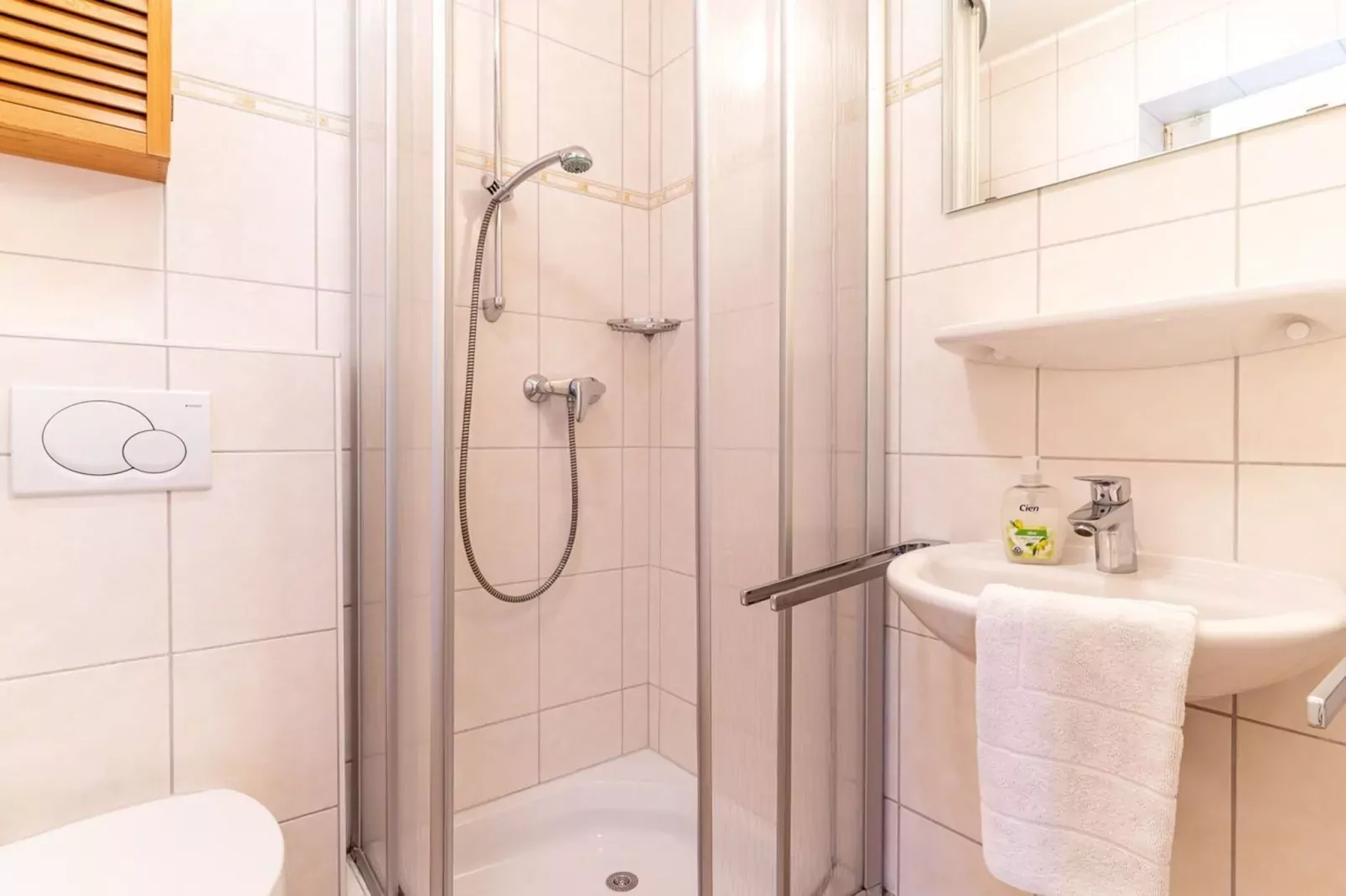 Holiday home Castiglione di Sicilia-Villa Jelú ex Villa Maria-Badkamer