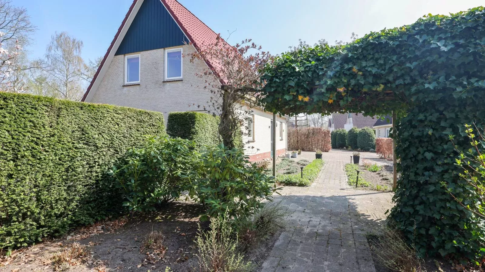 Landhuis 42-Buitenkant zomer