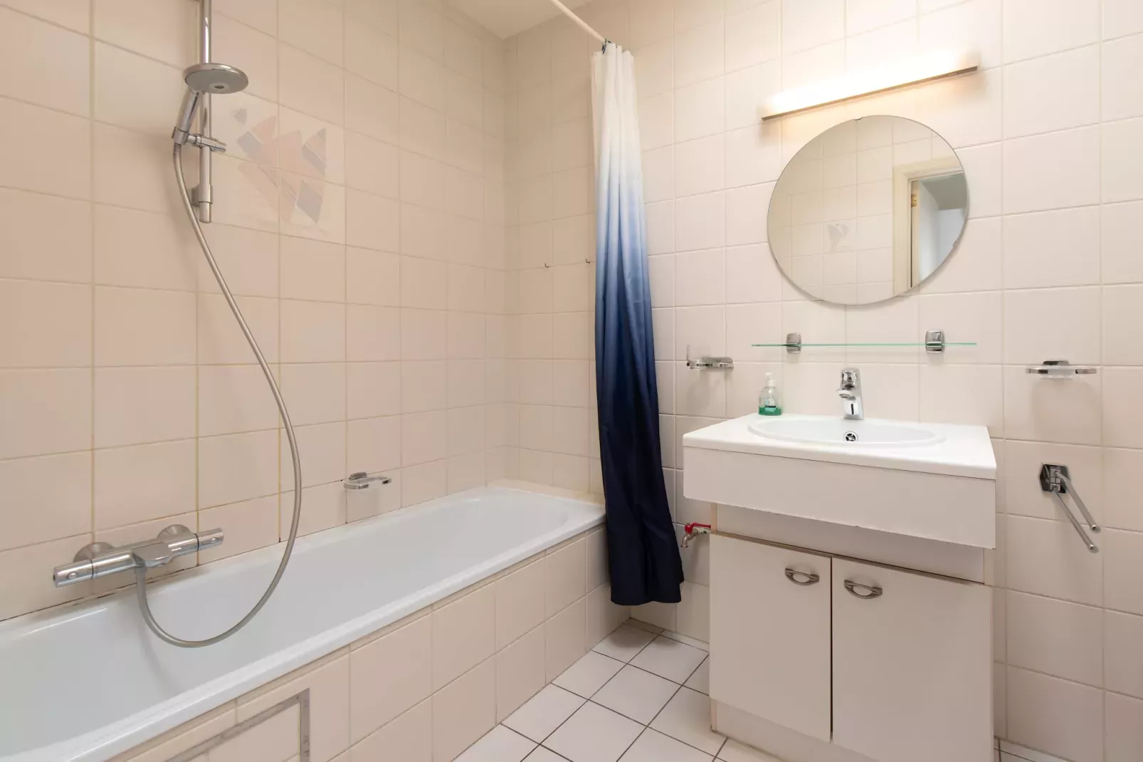 ZANDBK1 1001/ TV10-Badkamer