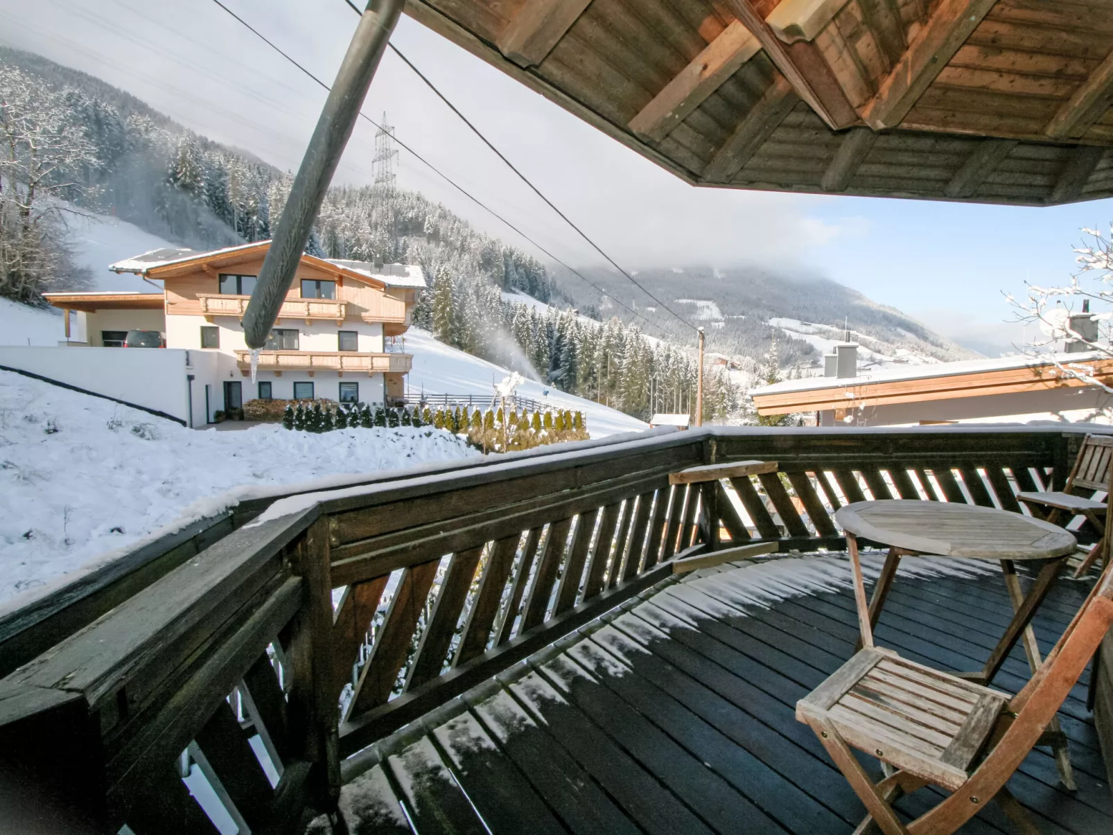 Data.Castle - Ski in Ski out-Buiten