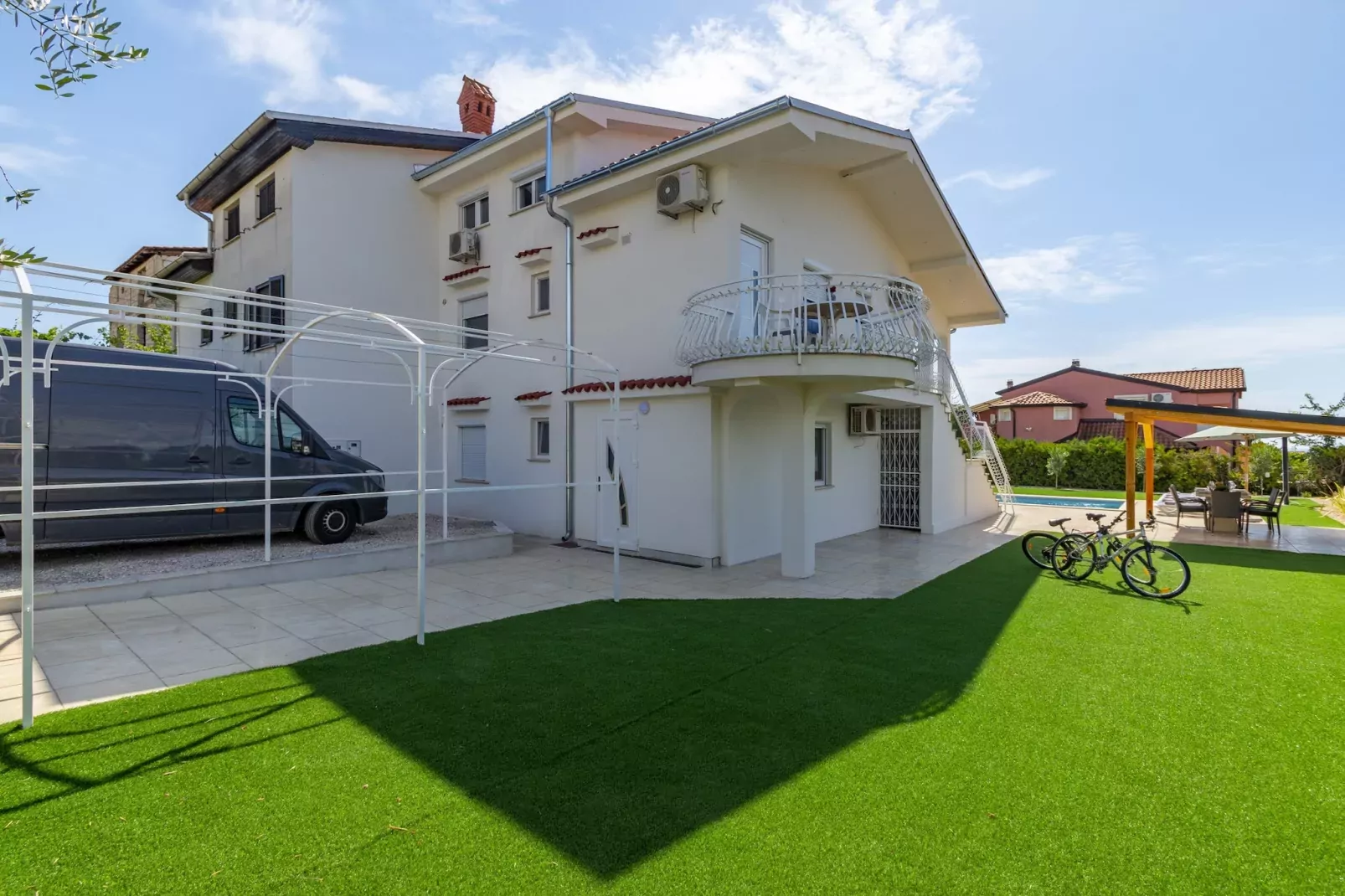 Villa Susanne with Private Pool-Buitenlucht