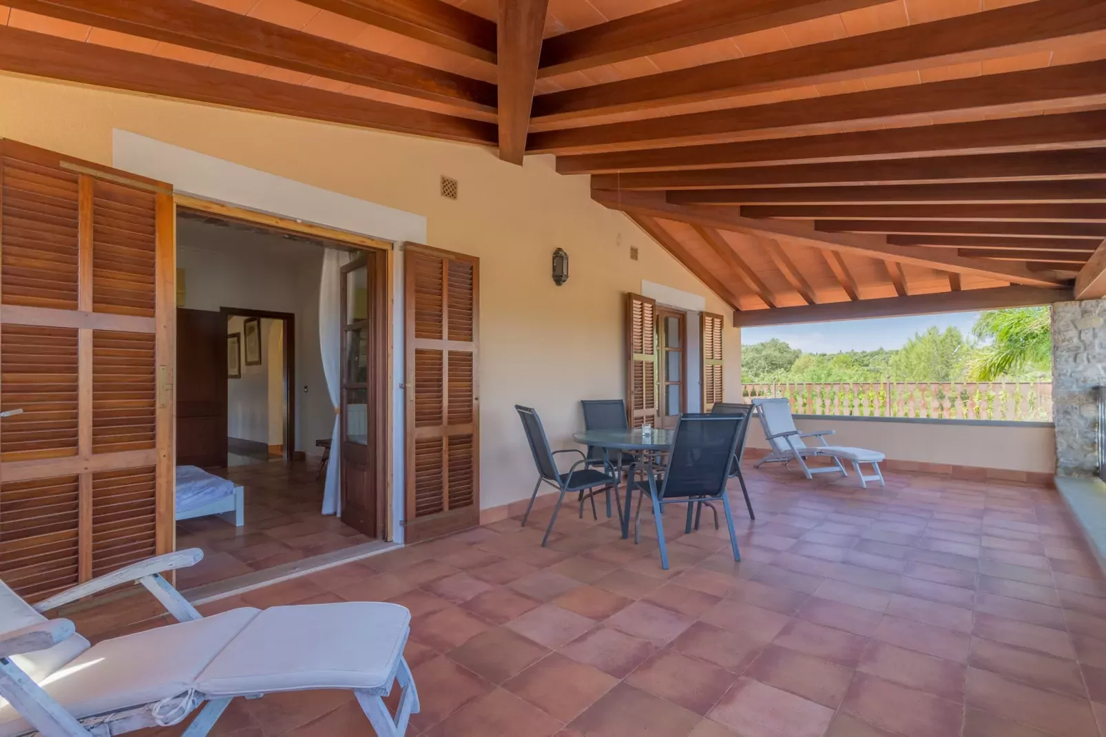 Buitre negro, Finca 5StarsHome Mallorca-Terras