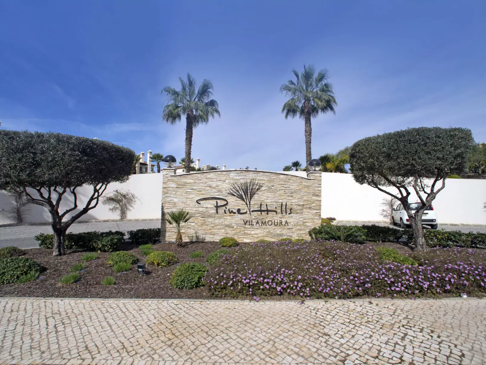 Pine Hills Reva Santuary Modern Elegance-Buiten