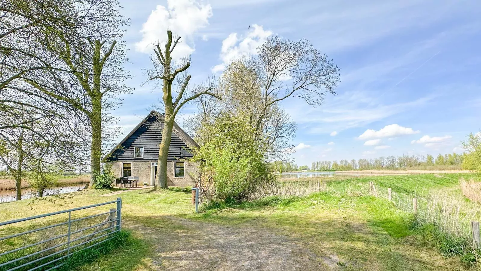 Biesboschhuisje-Buitenkant zomer