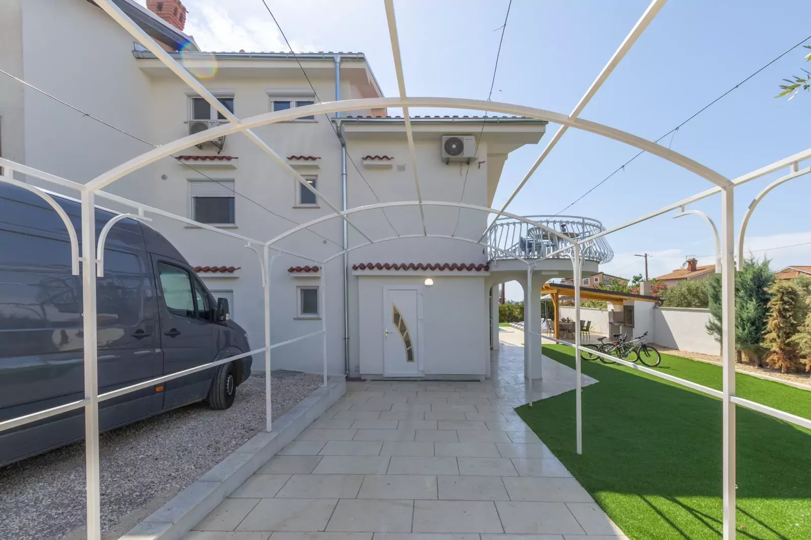 Villa Susanne with Private Pool-Buitenlucht
