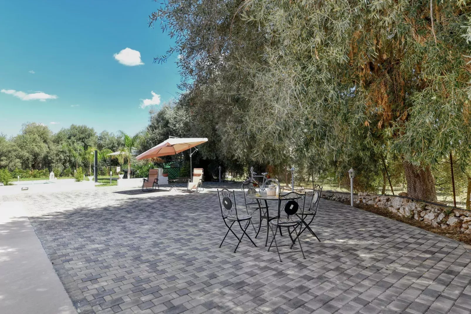 Villa Giugiò mit Privatpool-Tuinen zomer