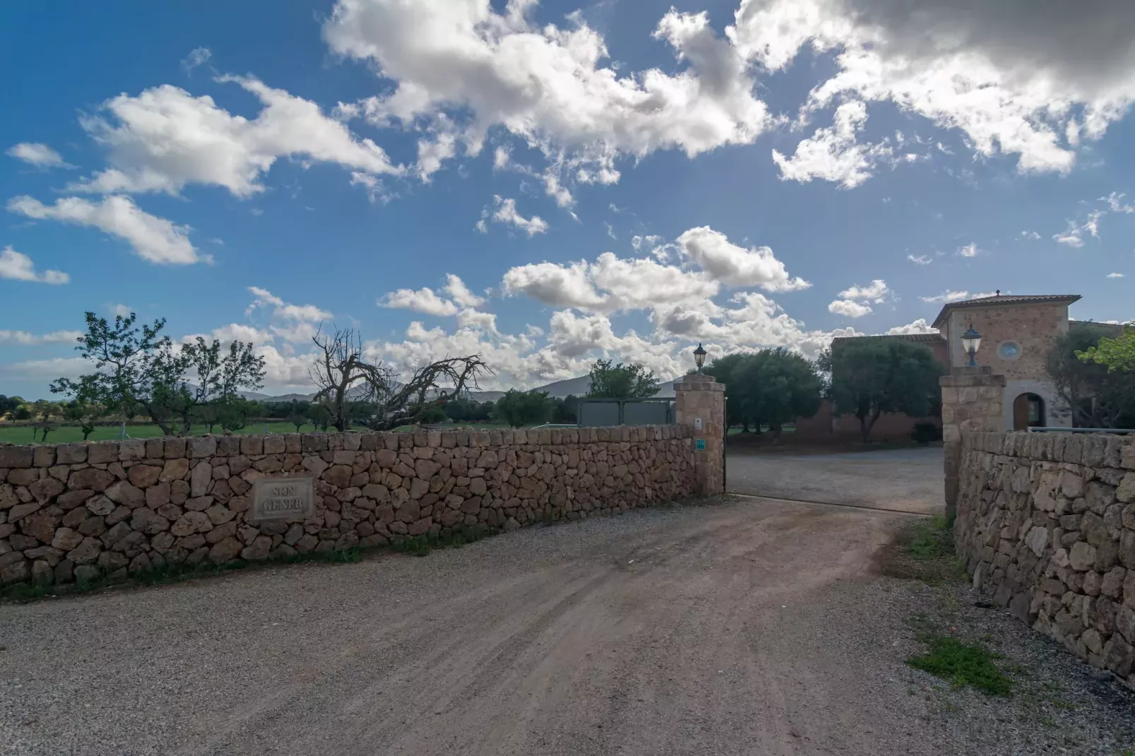 Son Gener (manacor)-Buitenkant zomer