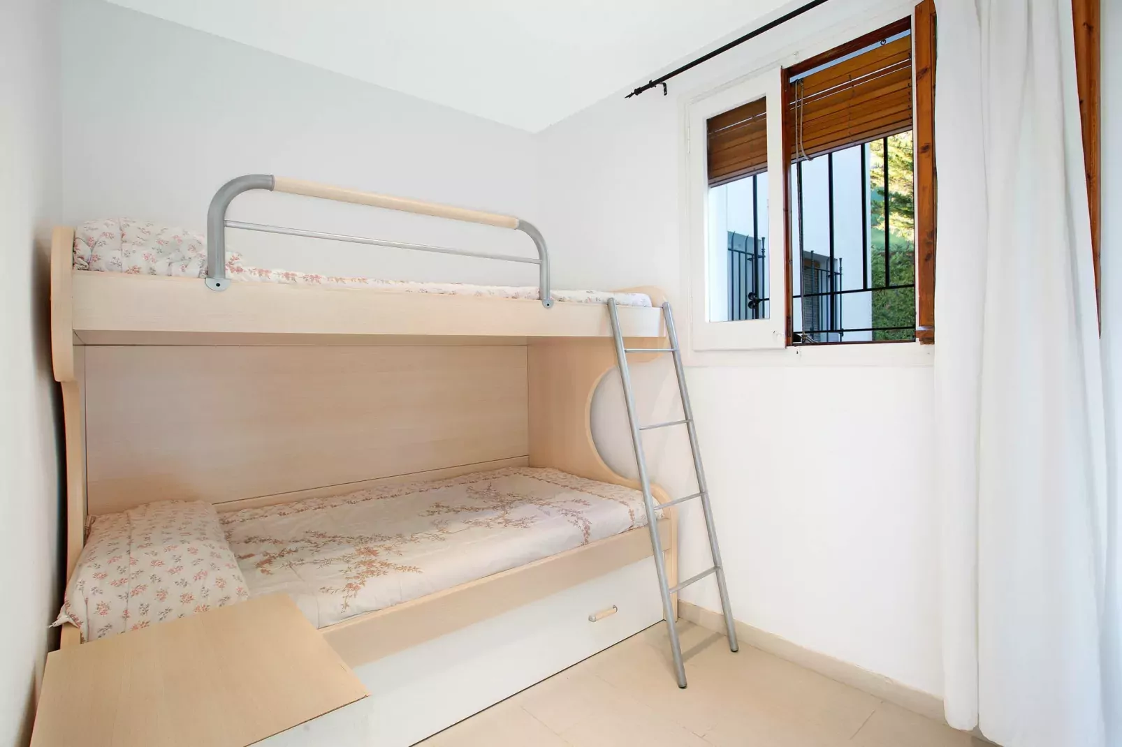 Cliper H-2-Image-tags.childrenroom