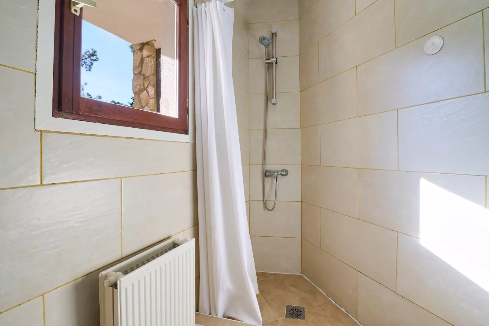 Tordera 18-Badkamer