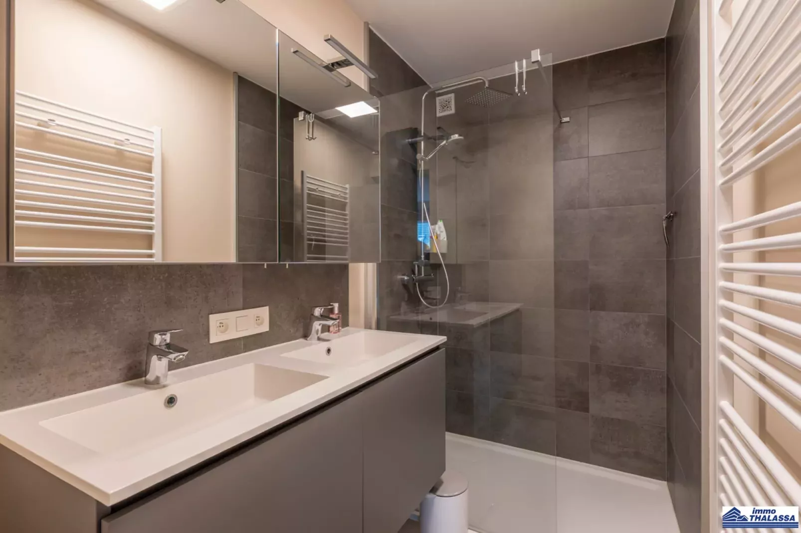 Le Roulis 0501-Badkamer
