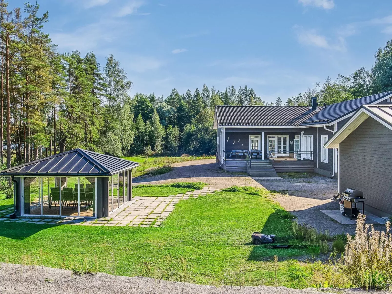 Villa nyåker-Buiten