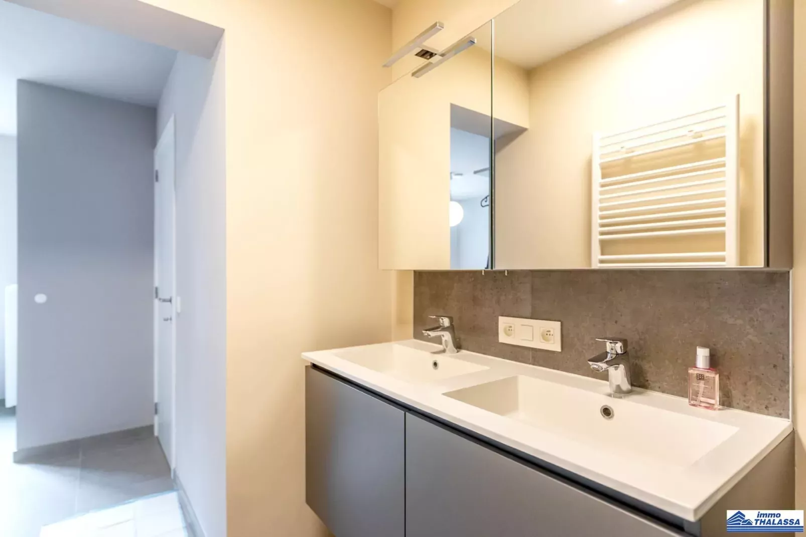Le Roulis 0501-Badkamer