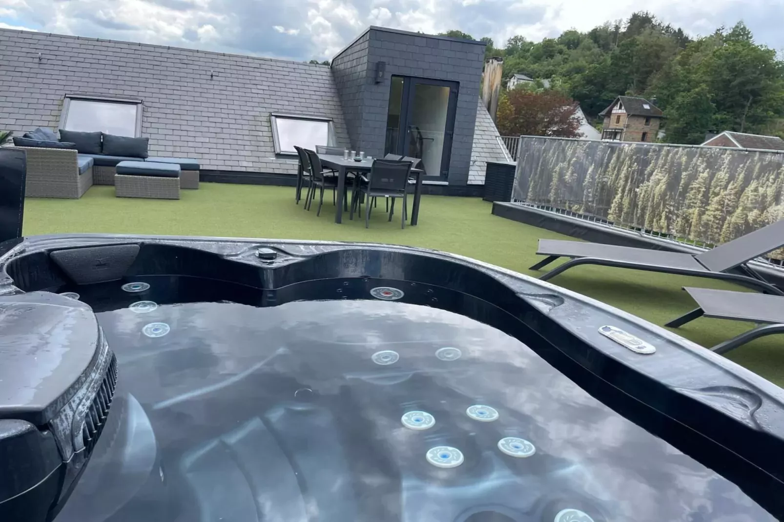 Rooftop Purple-Wellness
