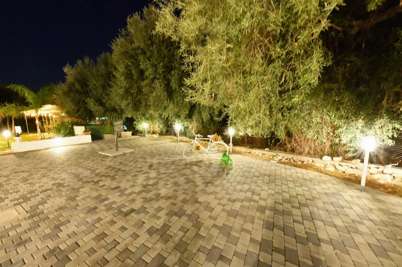 Villa Giugiò mit Privatpool-Tuinen zomer