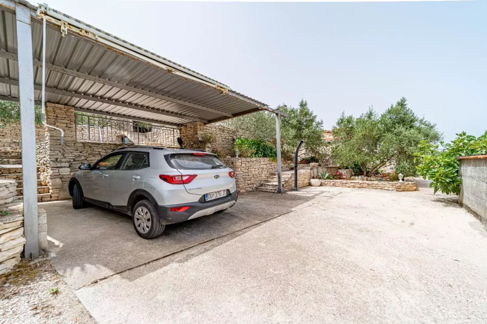Stone House Blaca - Two Bedroom Stone House with Terrace and Sea View-Buitenlucht