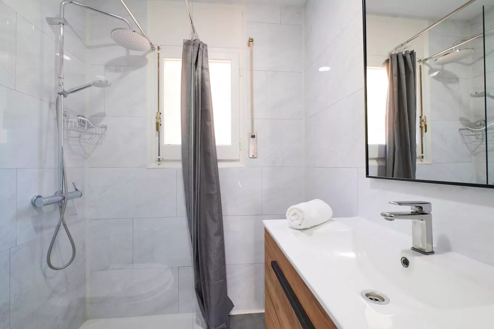 Tordera 18-Badkamer