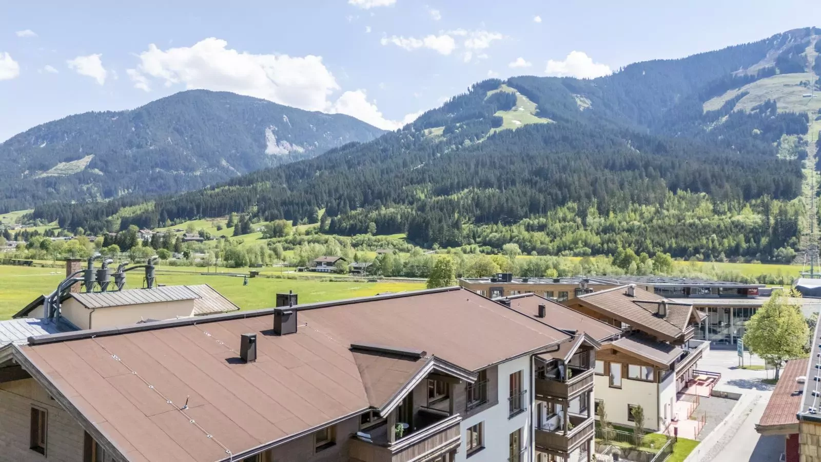 Next to the ski lift A 4-Buitenlucht