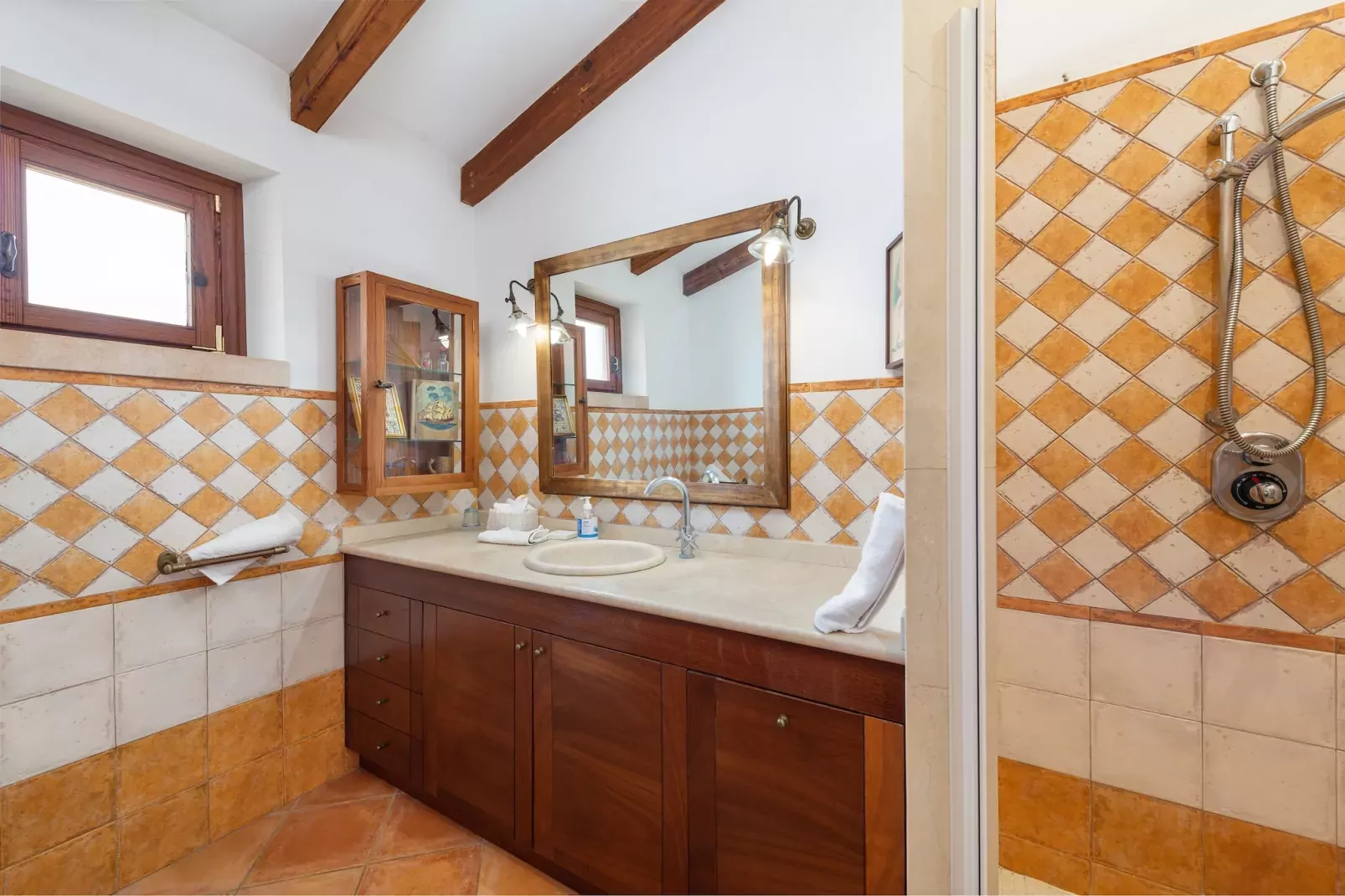 Can Colis-Badkamer
