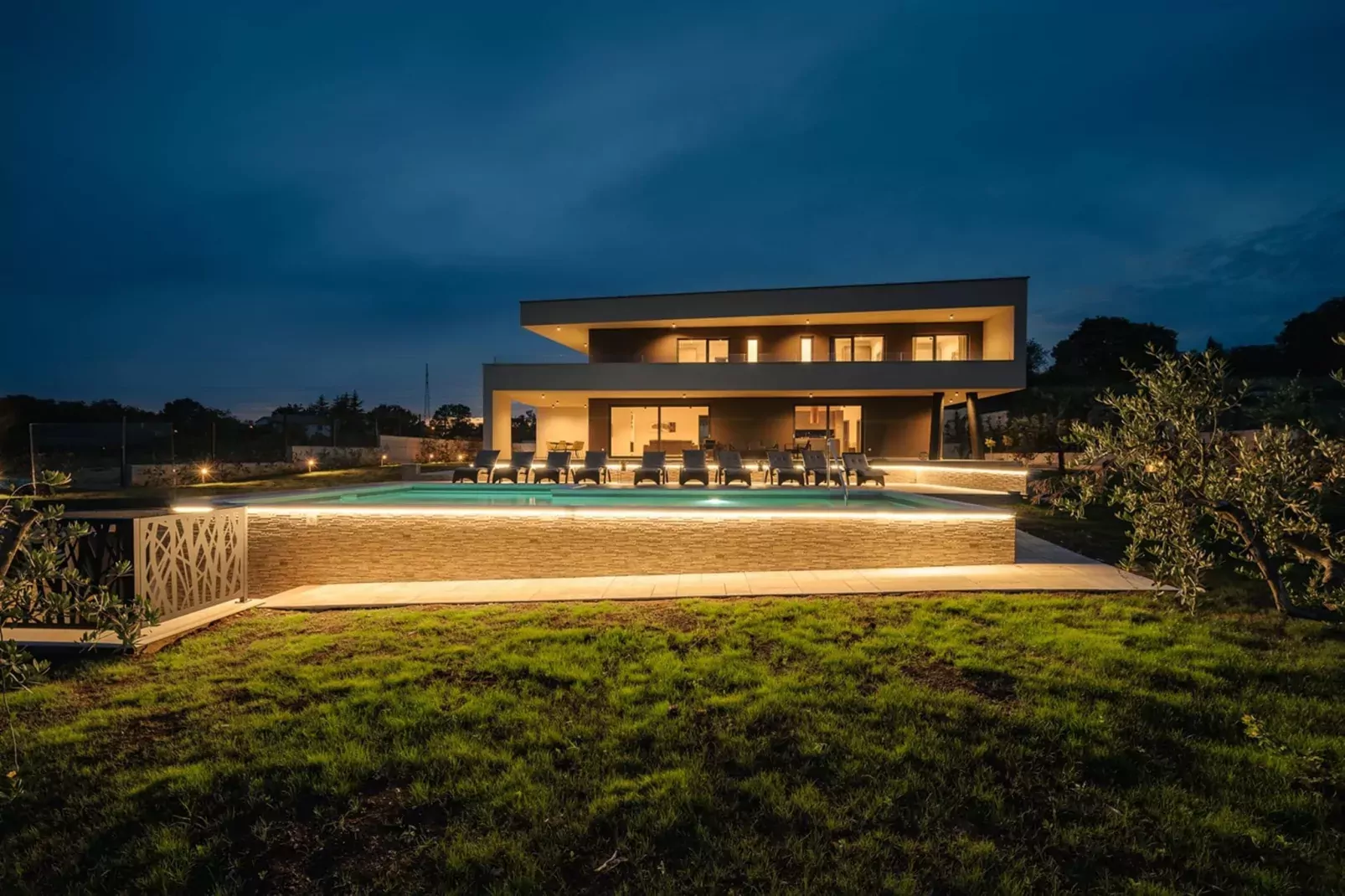 Villa de la Vie with Heated Swimming Pool-Buitenlucht