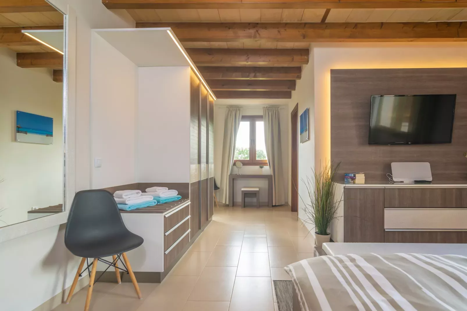 Villa Sun Club Home-Image-tags.