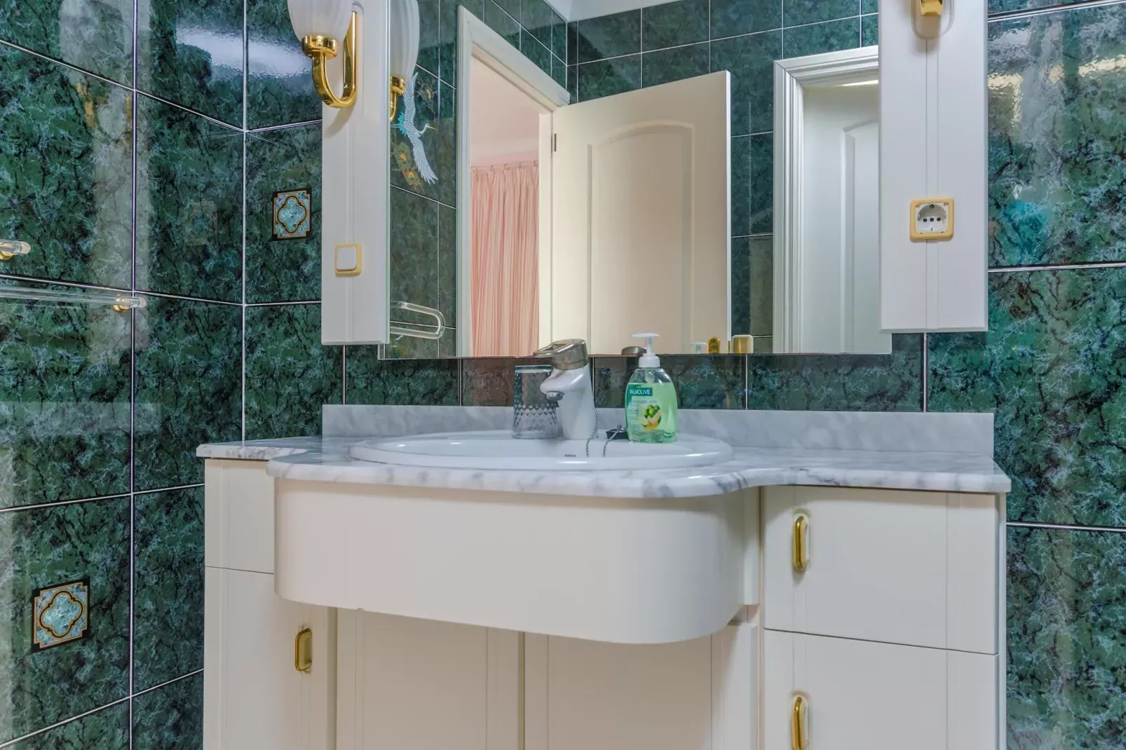 Casa Bonita (ses Salines)-Badkamer