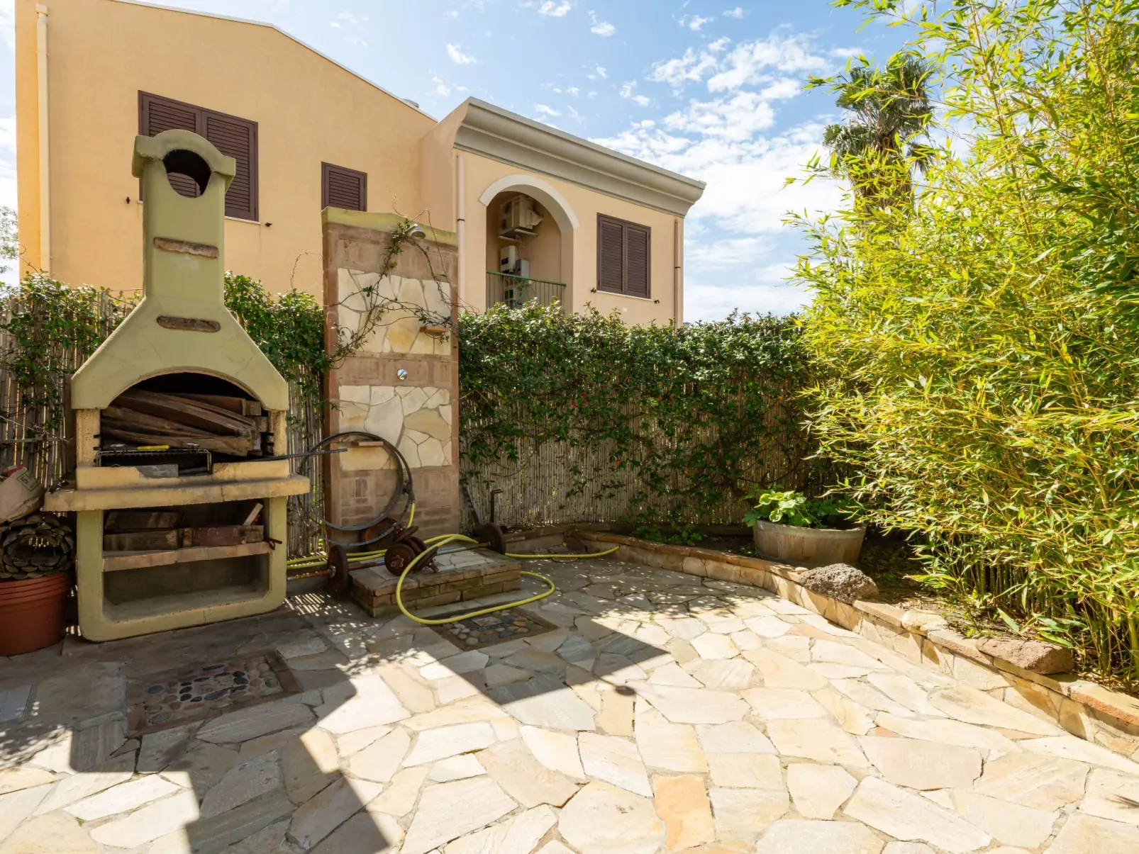 Borghi Piscina-Buiten