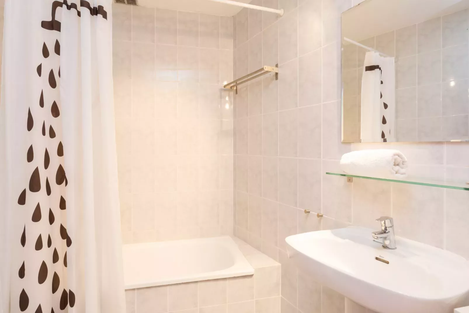 Cipresos 6pax-Badkamer
