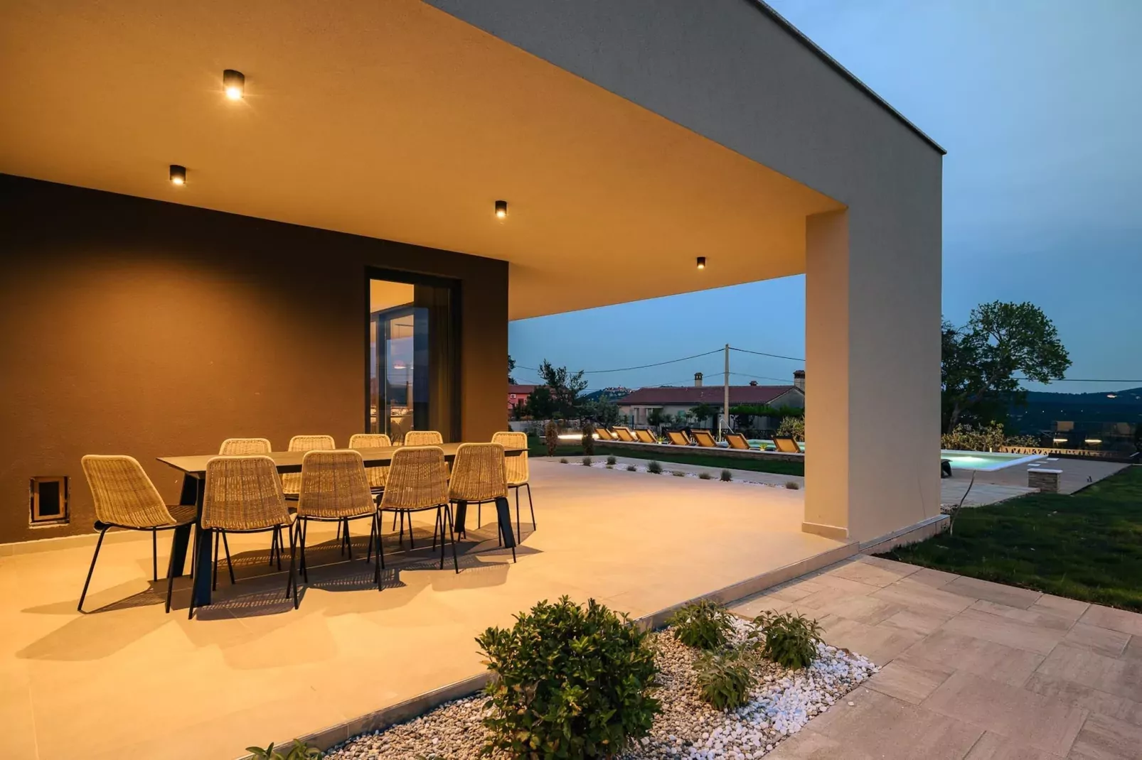 Villa de la Vie with Heated Swimming Pool-Terras