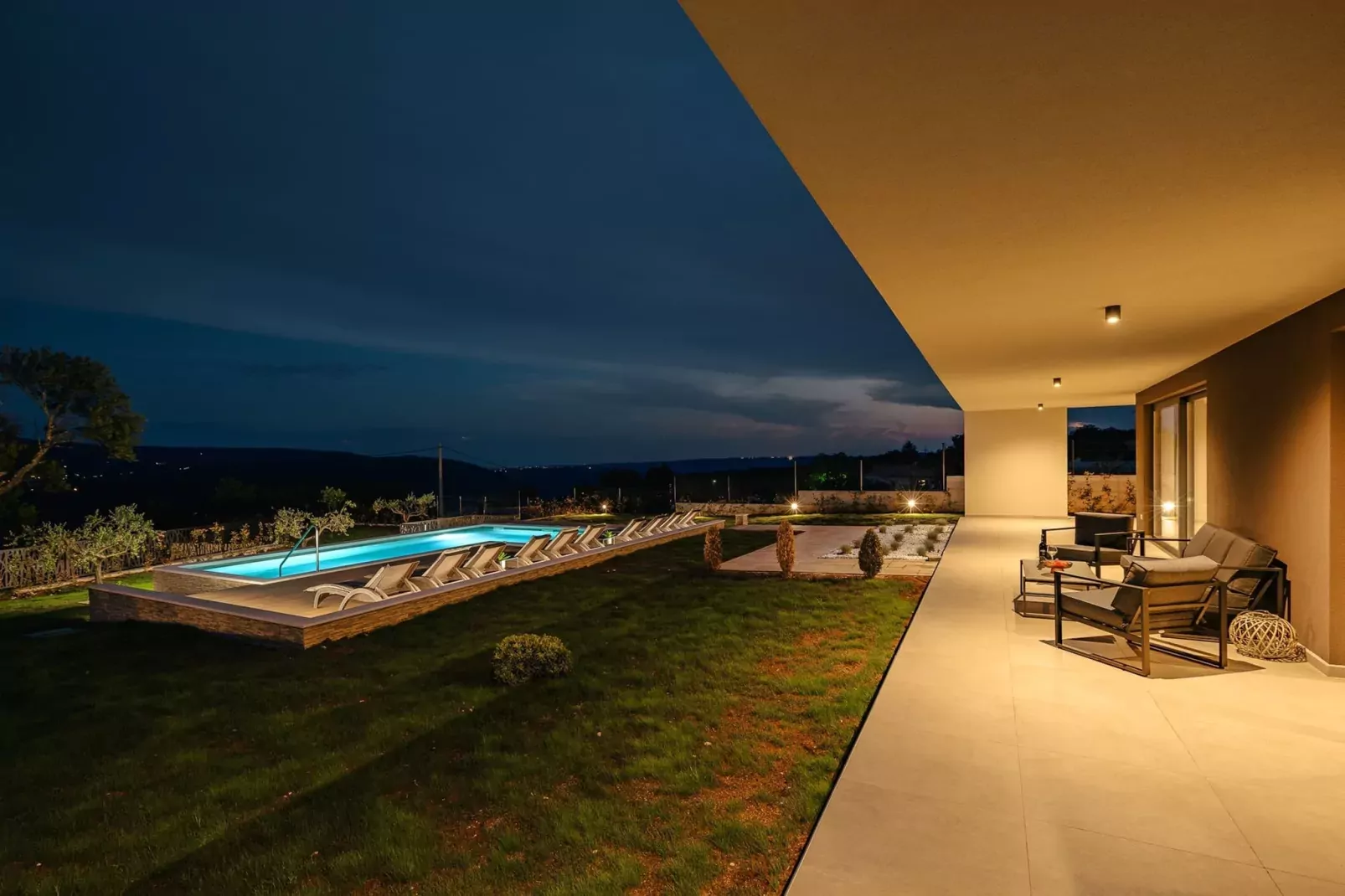 Villa de la Vie with Heated Swimming Pool-Terras