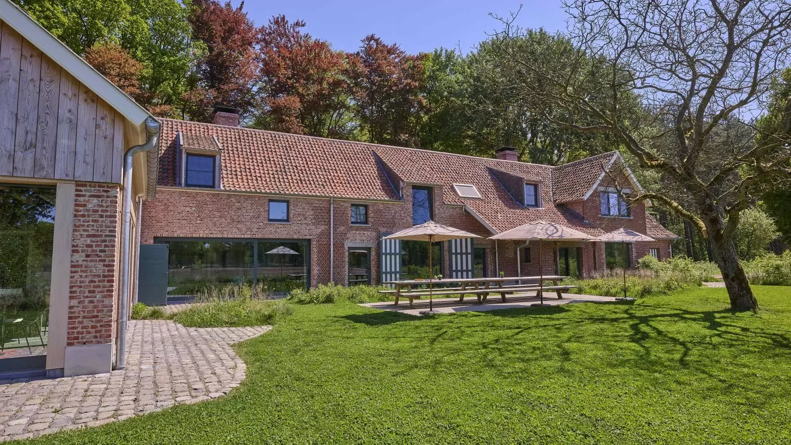 Villa Lactea-Tuinen zomer
