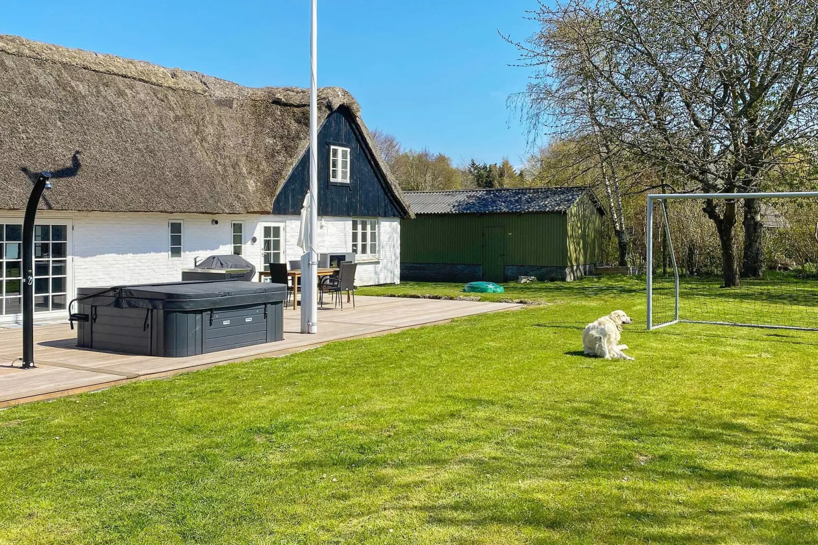 Idyllisch rietgedekt huisje-By Traum-Buitenlucht