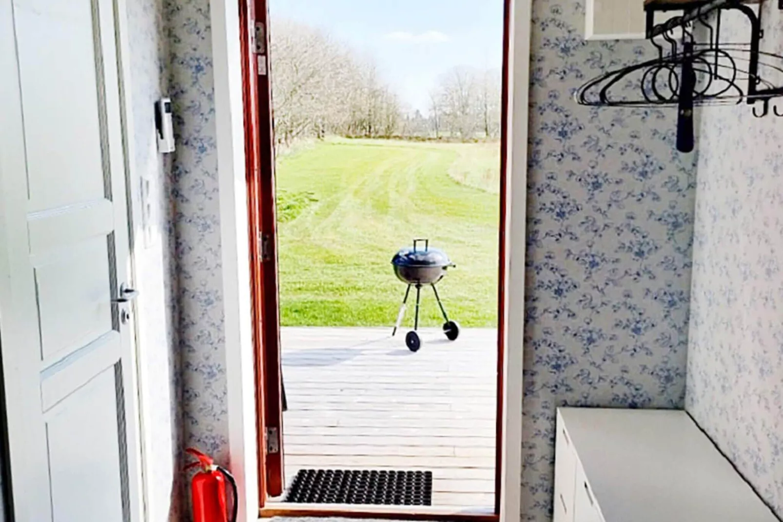 Romantisch vakantiehuis in Vitaby met terras-Binnen
