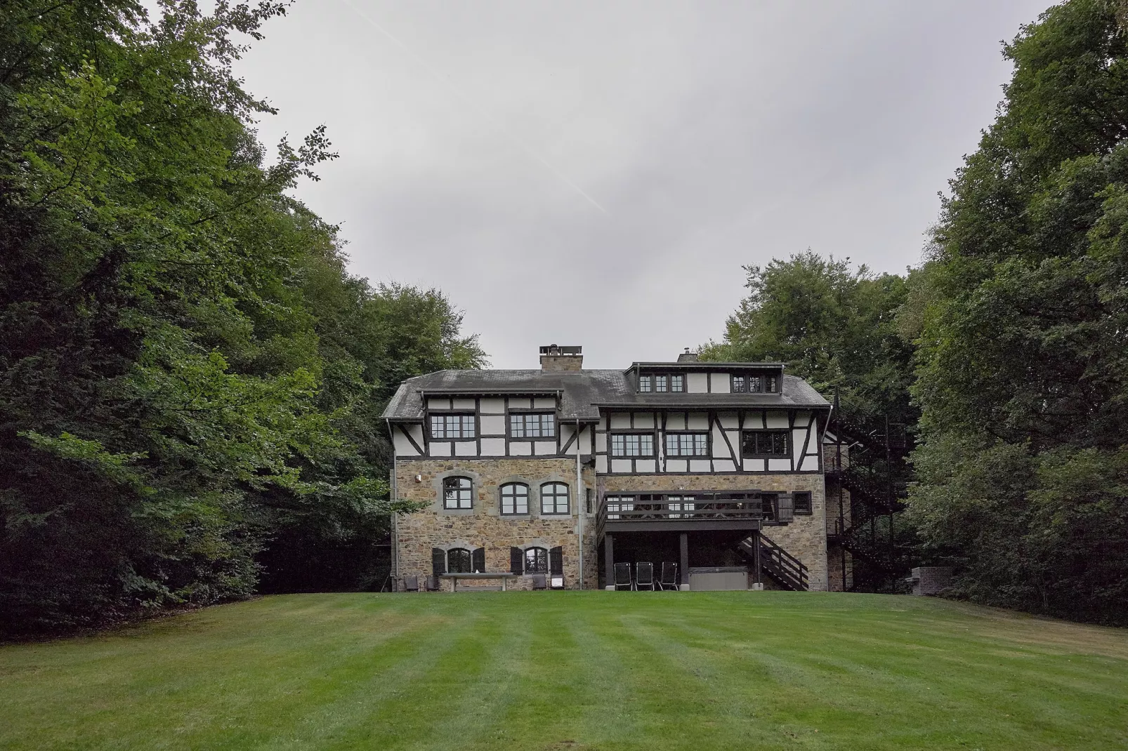 Villa Grandeur-Buitenkant zomer