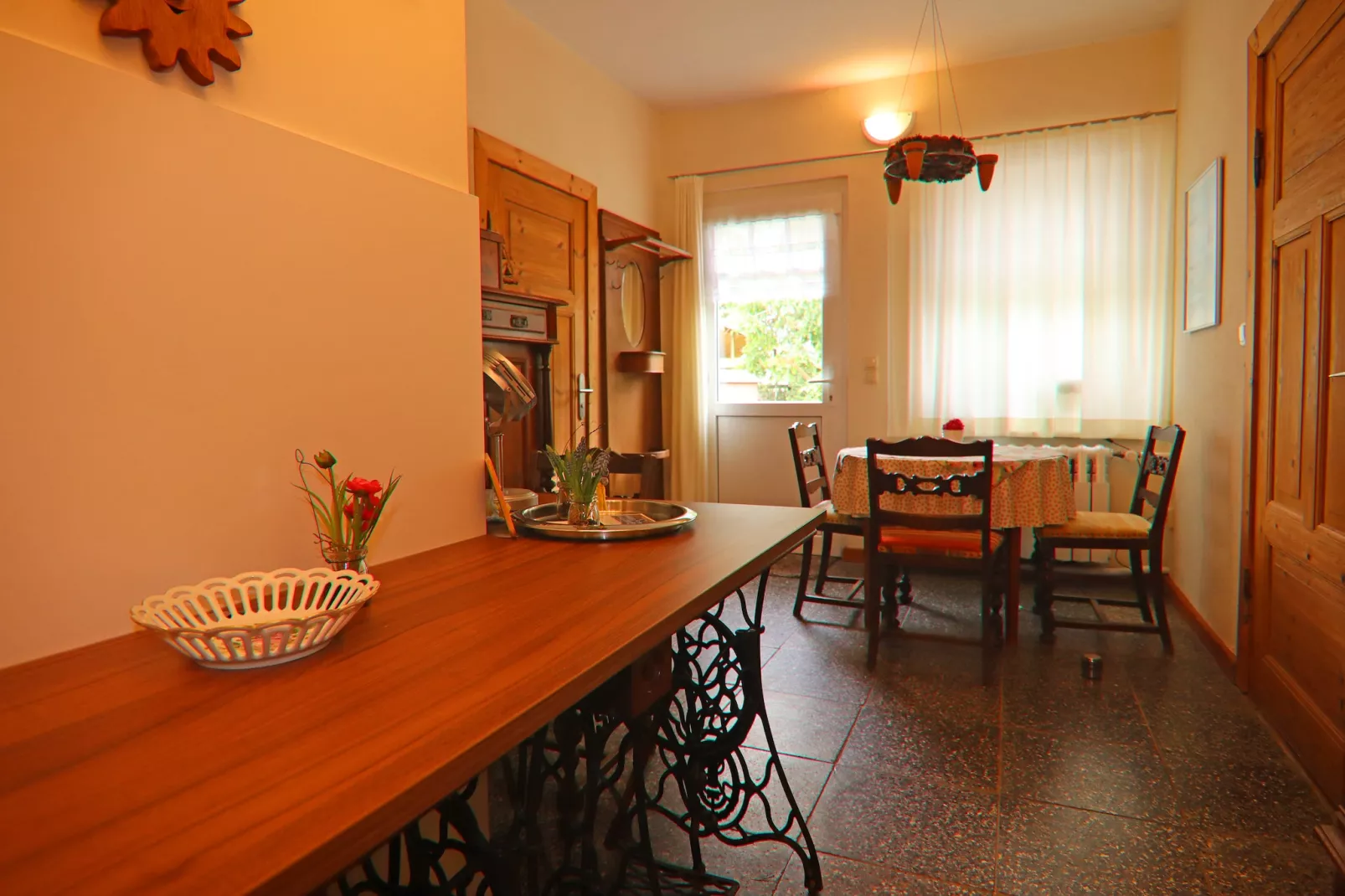 Romantische Ferienwohnung an der Ostsee mit Garten-Eetkamer