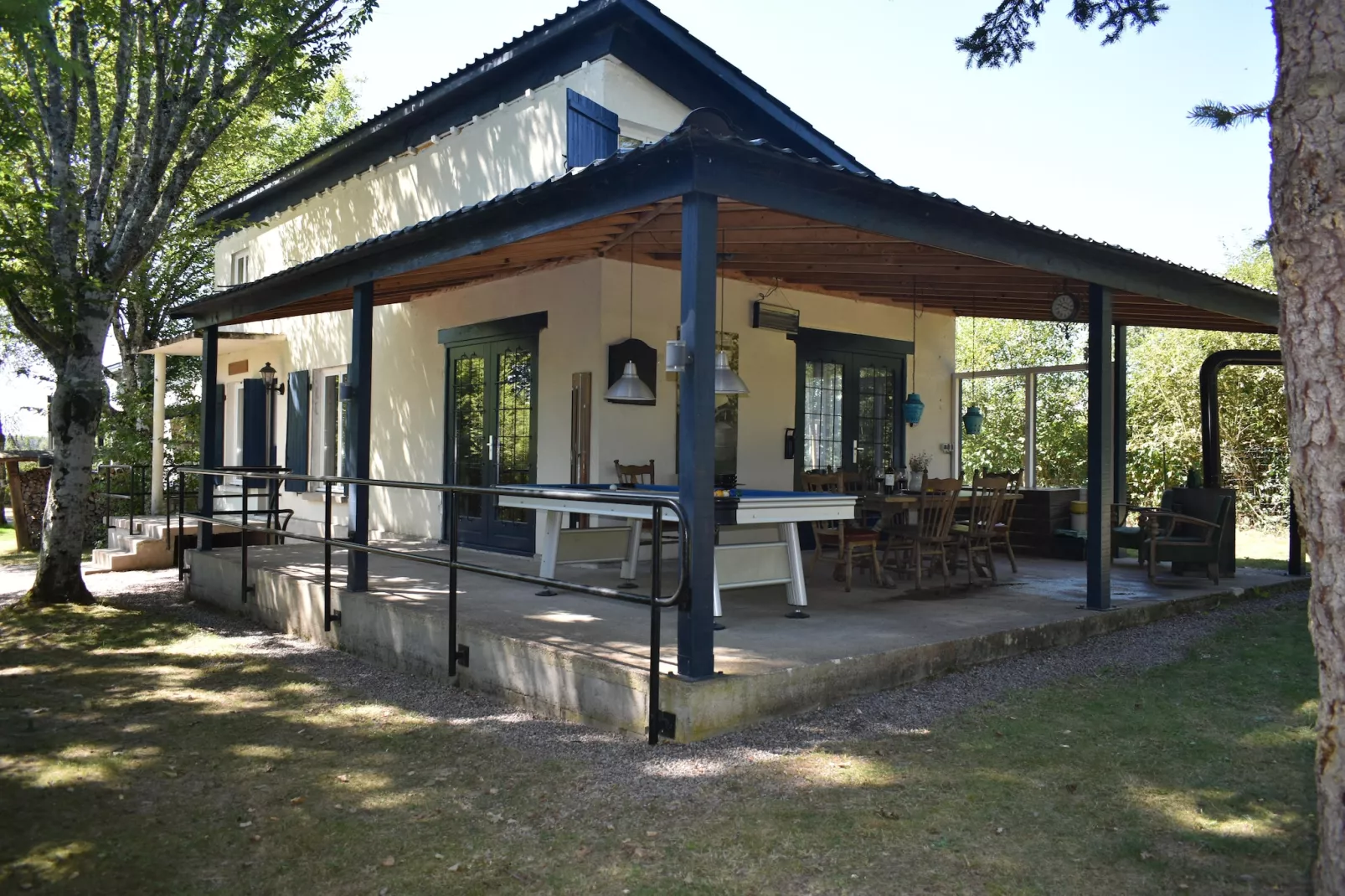 Maison Ferdinand-Buitenkant zomer