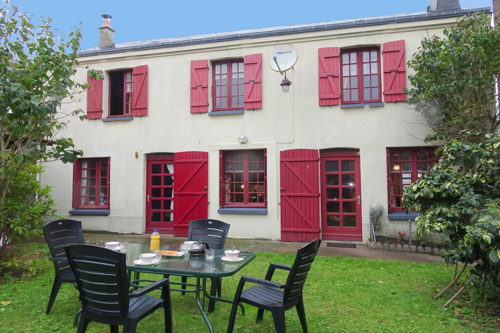 Semi-detached house Etretat-Tuinen zomer